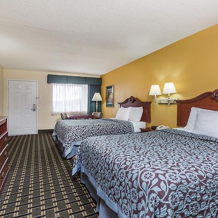 Days Inn & Suites By Wyndham Warner Robins Near Robins Afb Exteriör bild