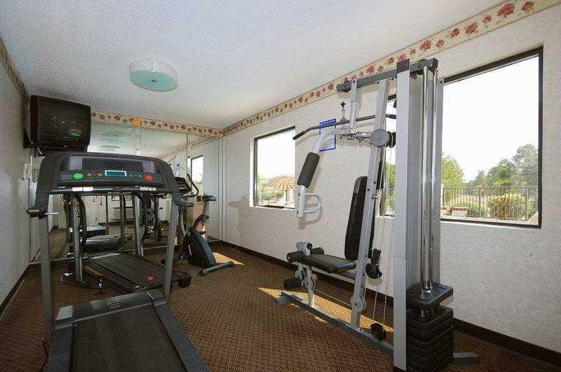 Days Inn & Suites By Wyndham Warner Robins Near Robins Afb Exteriör bild