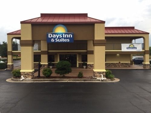 Days Inn & Suites By Wyndham Warner Robins Near Robins Afb Exteriör bild