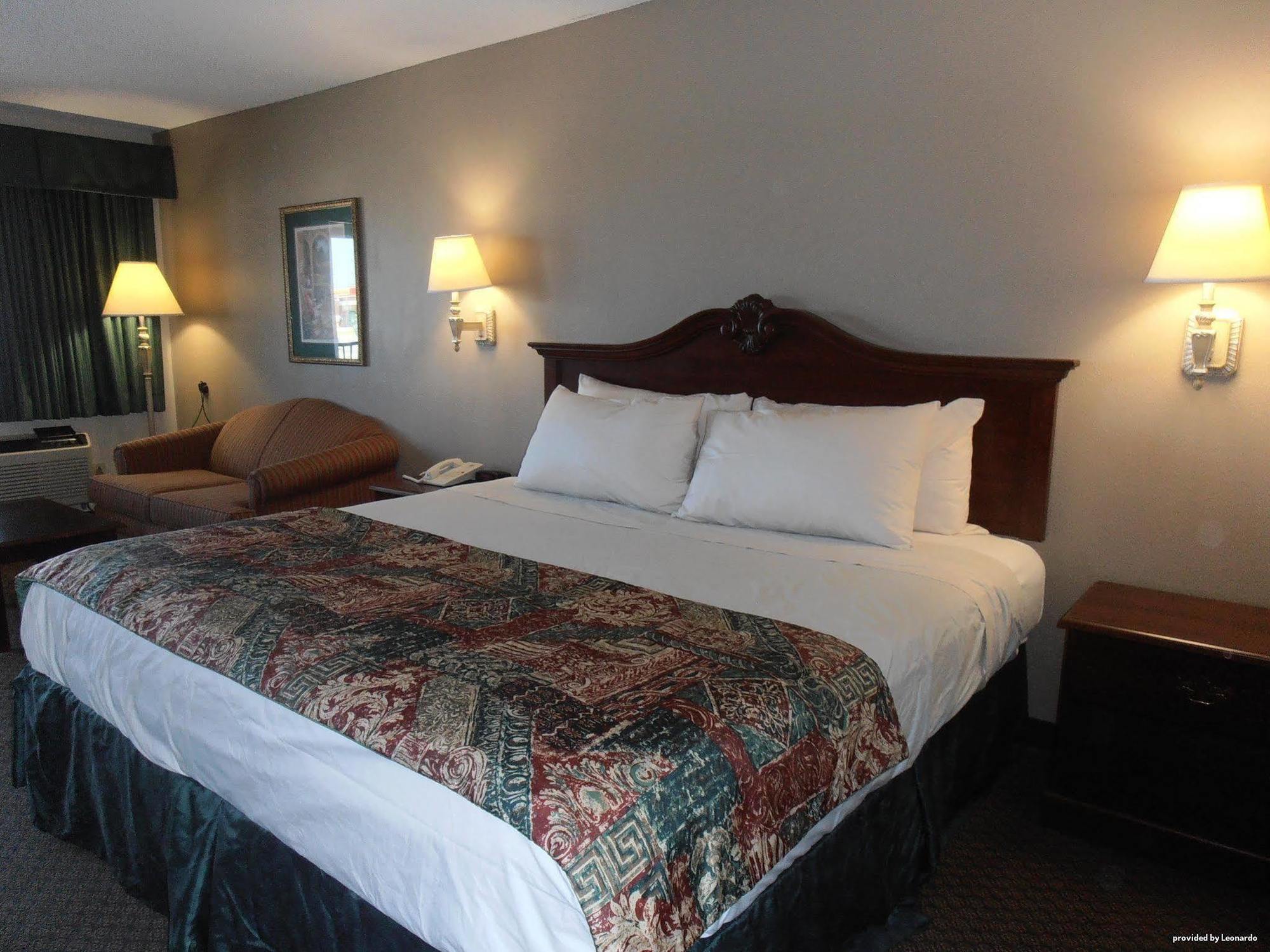 Days Inn & Suites By Wyndham Warner Robins Near Robins Afb Exteriör bild