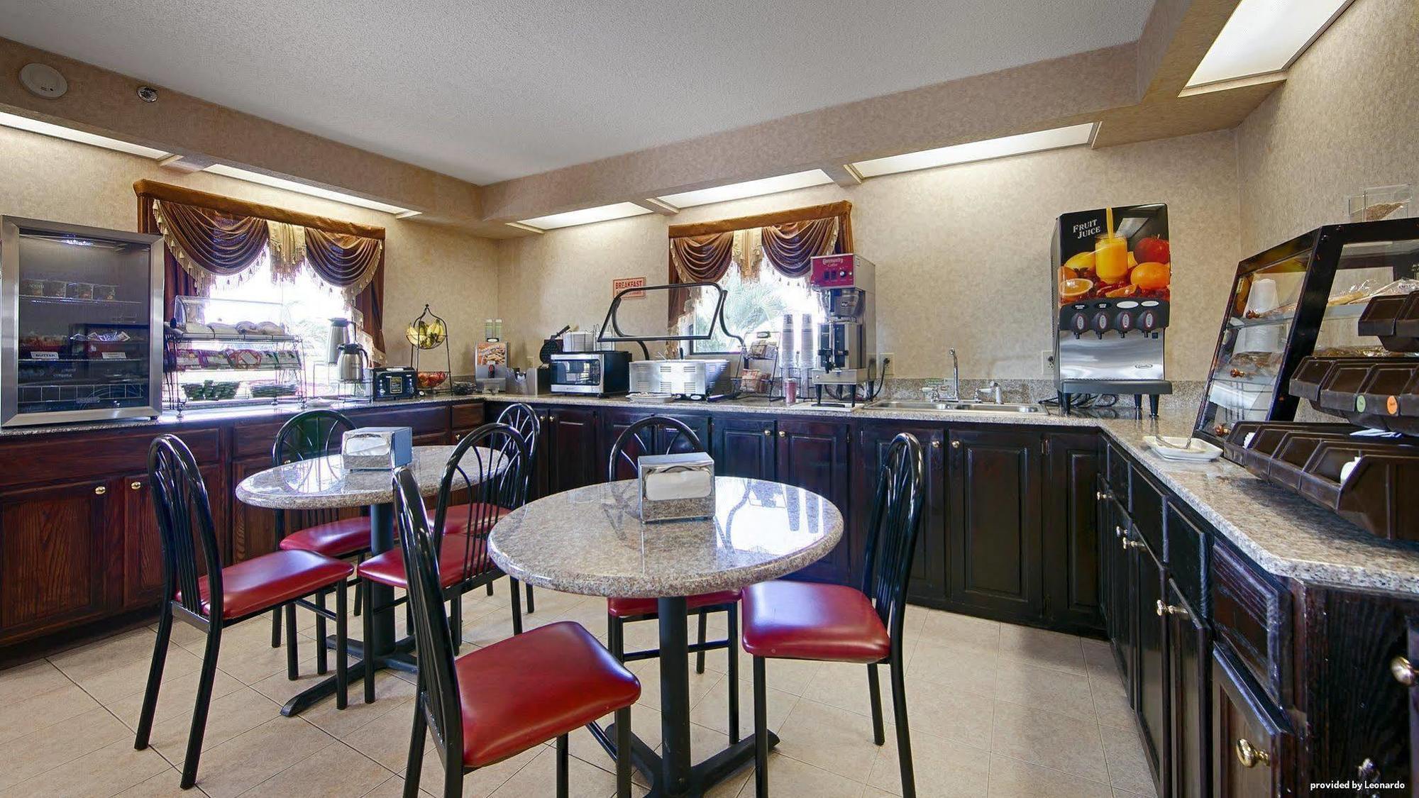 Days Inn & Suites By Wyndham Warner Robins Near Robins Afb Exteriör bild