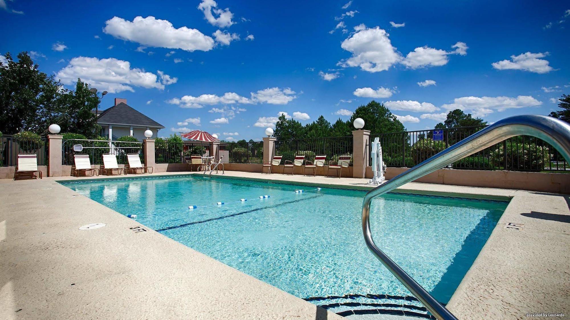 Days Inn & Suites By Wyndham Warner Robins Near Robins Afb Exteriör bild