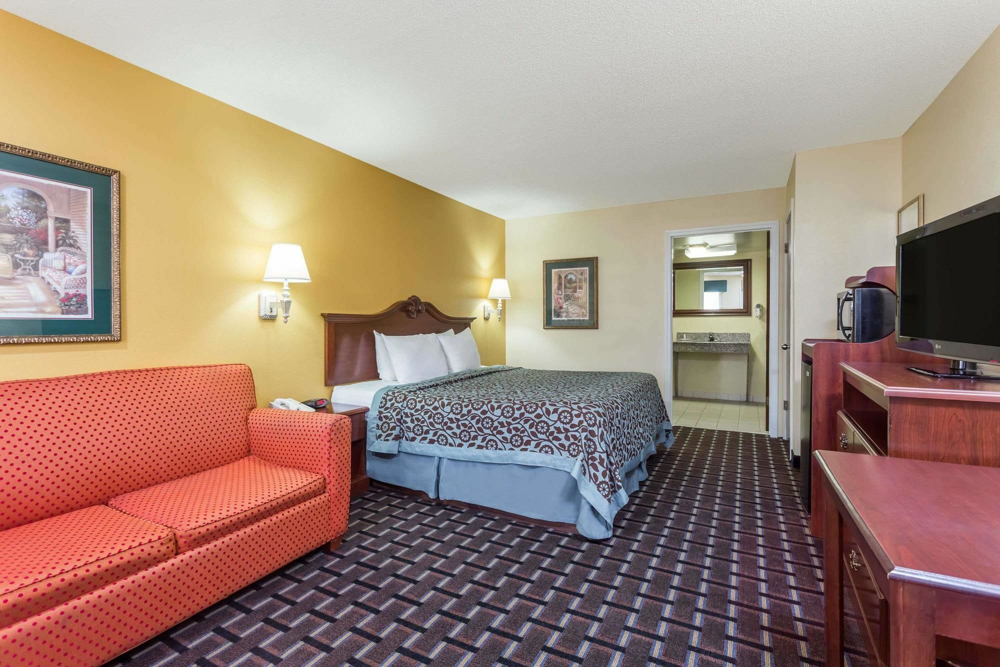 Days Inn & Suites By Wyndham Warner Robins Near Robins Afb Exteriör bild