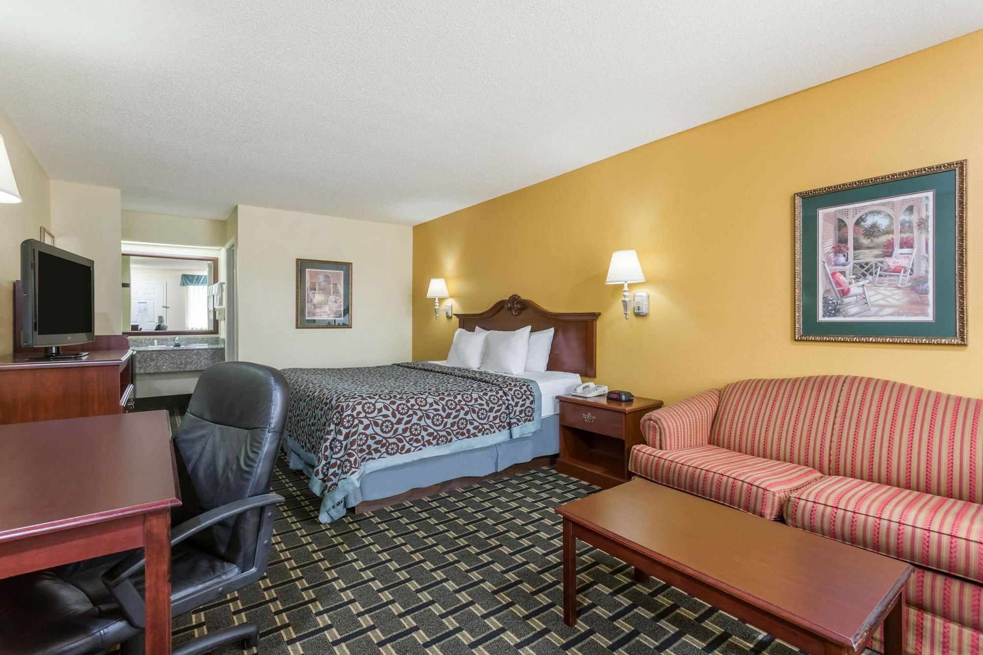 Days Inn & Suites By Wyndham Warner Robins Near Robins Afb Exteriör bild